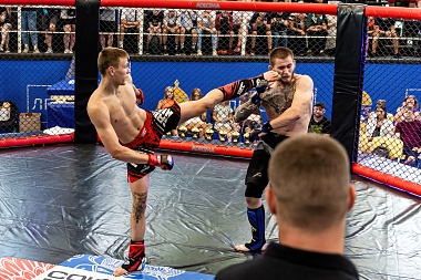 В рязанском Лесопарке прошёл турнир ММА «Битва за Рязань»