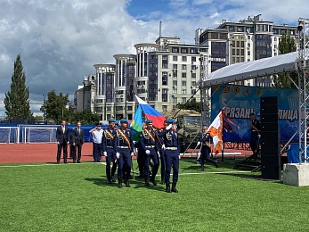 В Рязани День ВДВ отметили показательными выступлениями десантников и прыжками с парашютом