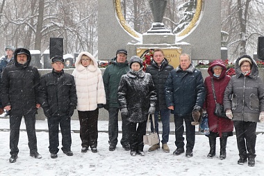 В День снятия блокады на Ленинградском кладбище Рязани возложили цветы