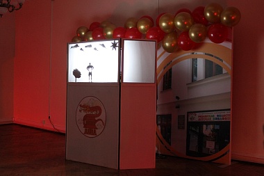 Юных рязанцев учили рисовать дракона