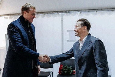 Павел Малков вручил Сергею Безрукову знак «За заслуги перед Рязанской областью» - 62ИНФО Павел Малков вручил Сергею Безрукову знак «За заслуги перед Рязанской областью»