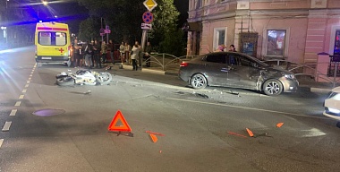 Легковушка врезалась в мотоциклиста на улице Горького в Рязани
