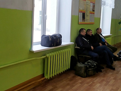Пассажиров перевернувшегося автобуса под Рязанью разместили в Кирицкой школе