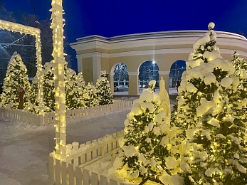 В Рязани Торговый городок украсили в советском сказочном стиле