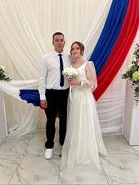 Лето любви: Рязанский ЗАГС показал фотосессии свадеб с июня по август