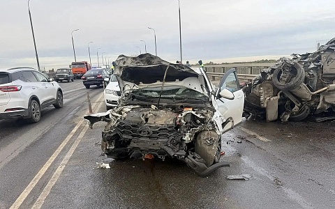 В массовом ДТП на Солотчинском мосту 2 человека погибли, 3 пострадали