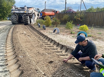 В рязанском селе дорогу к школе построили за два дня - 62ИНФО В рязанском селе дорогу к школе построили за два дня