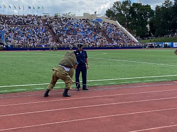 В Рязани День ВДВ отметили показательными выступлениями десантников и прыжками с парашютом