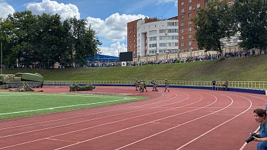 В Рязани День ВДВ отметили показательными выступлениями десантников и прыжками с парашютом