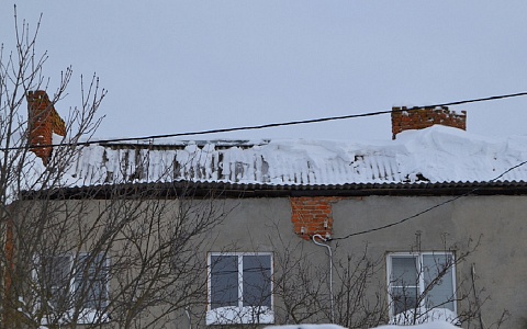 В Сапожке крыша не выдержала тяжести снега
