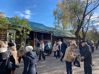 Фоторепортаж: как прошло 130-летие Сергея Есенина в Константинове - 62ИНФО Фоторепортаж: как прошло 130-летие Сергея Есенина в Константинове