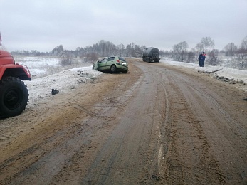 Опубликованы кадры с места смертельной аварии с фурой в Рязанской области - 62ИНФО Опубликованы кадры с места смертельной аварии с фурой в Рязанской области