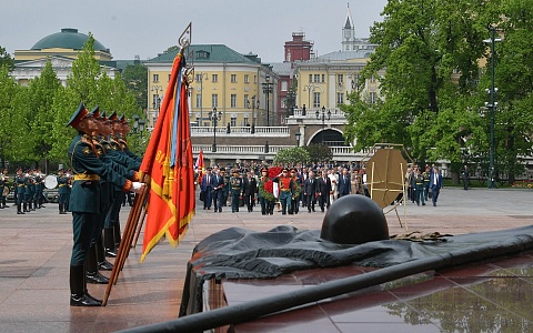 "Мой дедушка похоронен у Кремля": пропавшие без вести герои Великой Отечественной войны