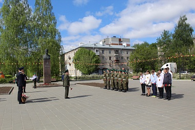 В Приокском почтили память героя СССР Владимира Молодцова