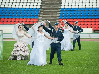 На празднике «Рязань - столица ВДВ» более 100 курсантов станцуют вальс 